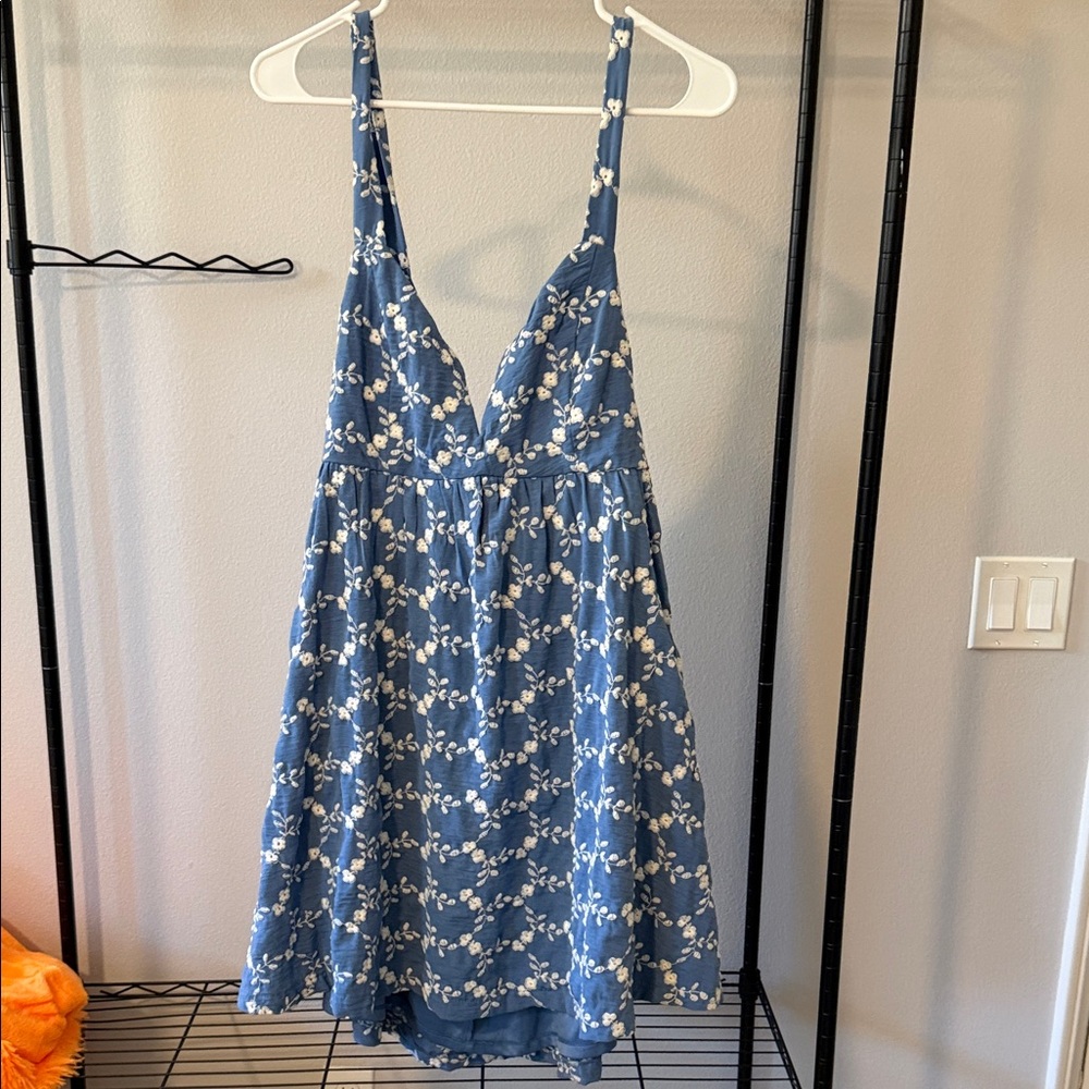 Elegant Blue Floral Backless Dress